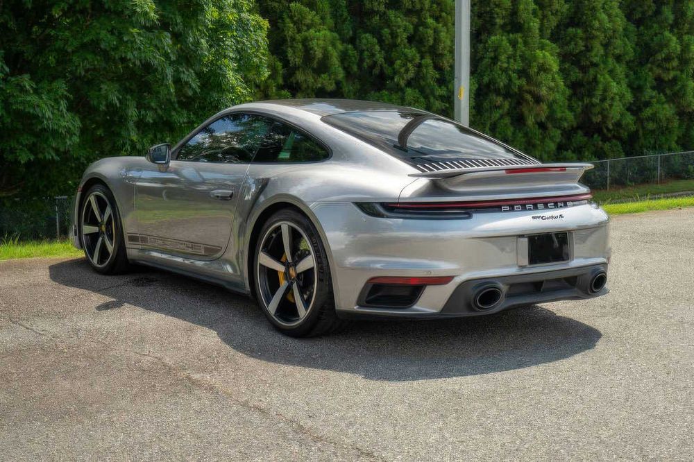 Porsche 911 Turbo S      2021