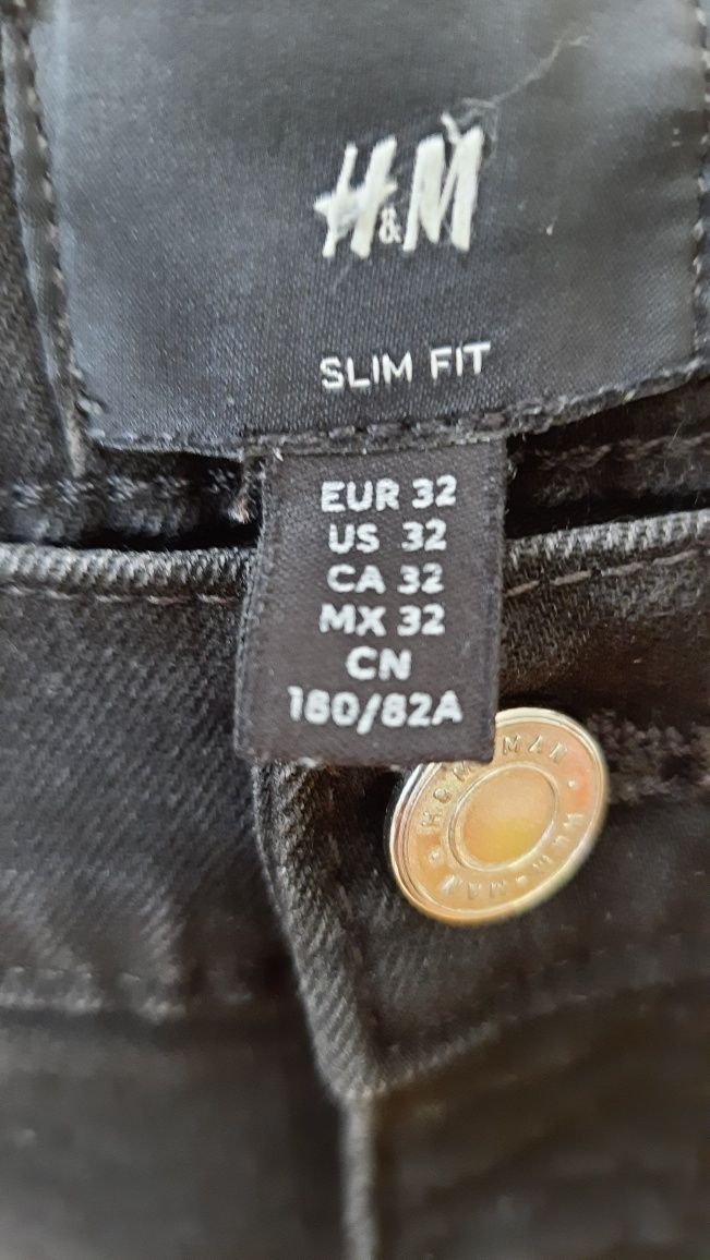 Krótkie spodenki chłopięce H&M r.32