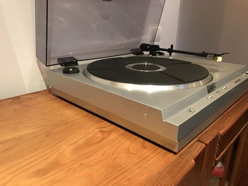 Gira-discos vinil Benytone M2600P vintage