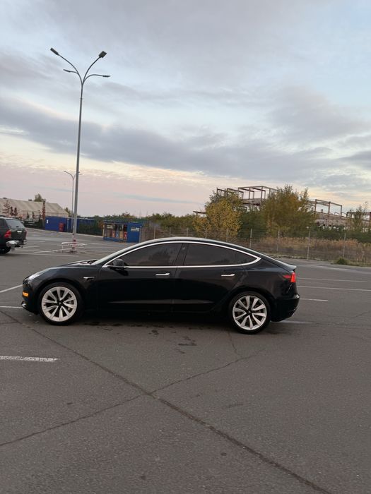 Тесла модел 3 2020года 75кв лонг рейнж