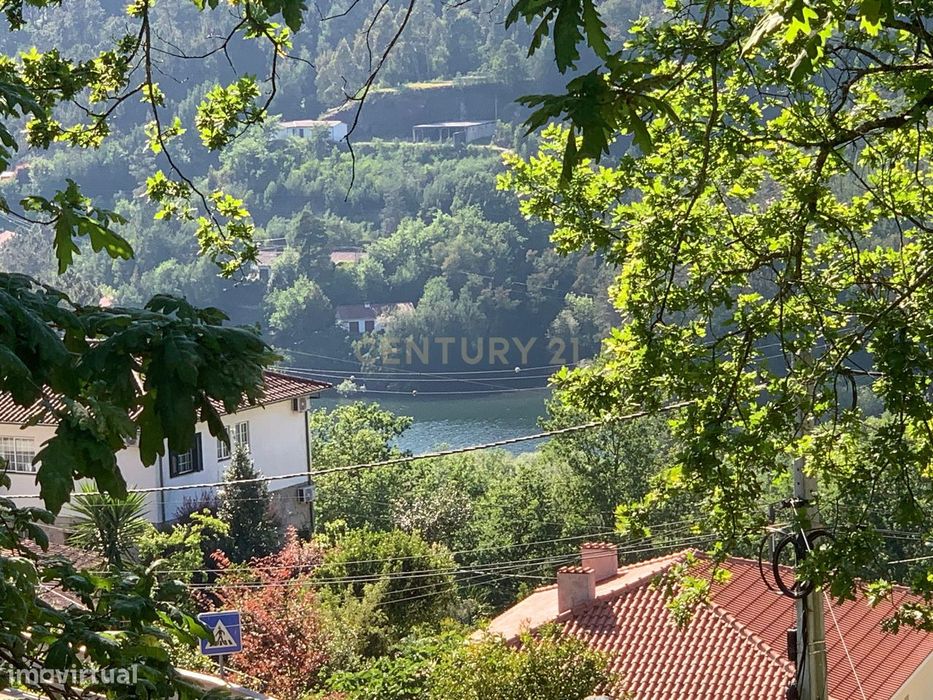 Terreno para Construção com 1000,2 m² na Vila do Gerês – Vilar da Veig