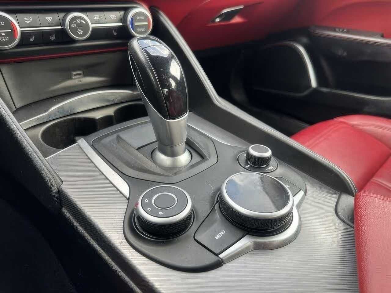 Alfa Romeo	GIULIA		 	2017