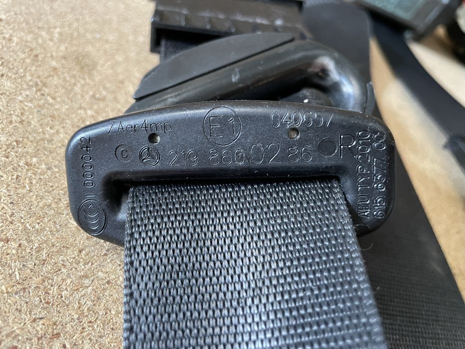 Pas pasy bezpieczenstwa przod tyl prawy lewy Meredes Cls w219 Lift