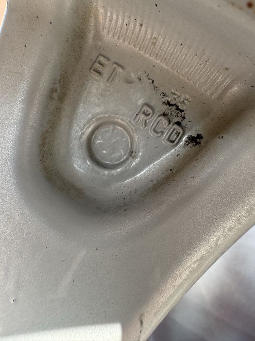 Диски оригинальные R17 5х114.3 / Зимняя резина hankook 225/60 R17