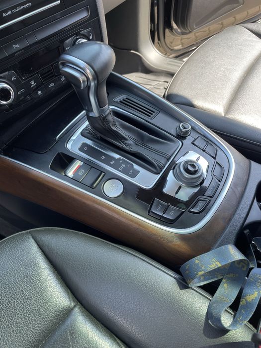 Надійний кросовер AudiQ5 2013