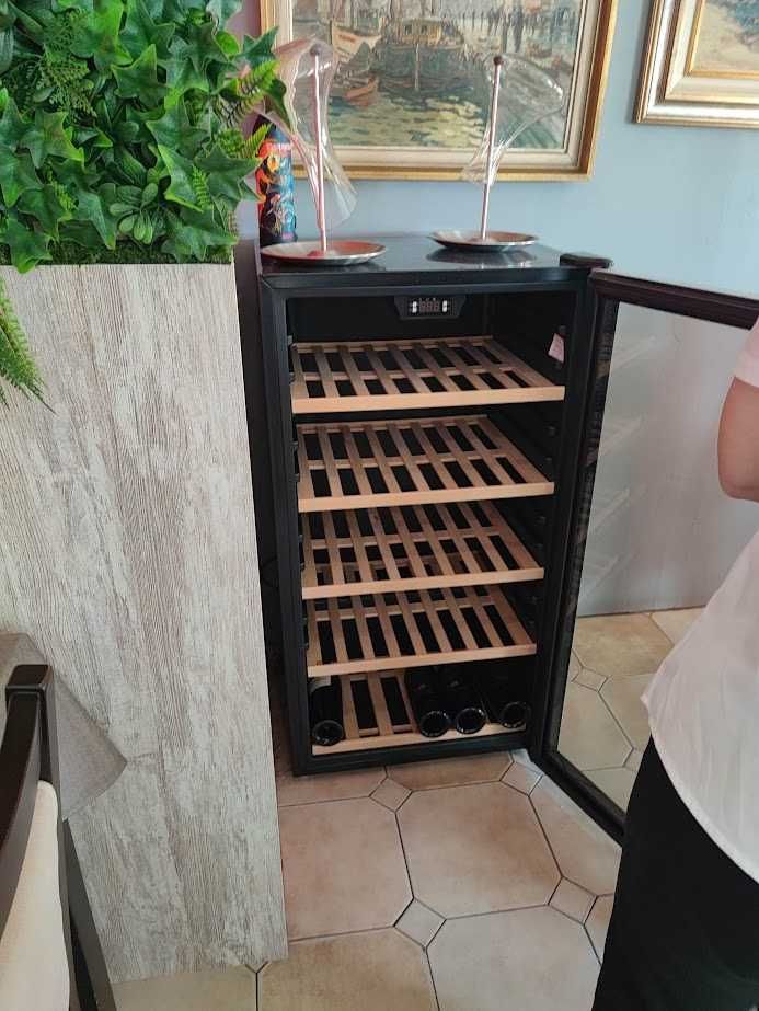 vende-se garrafeira refrigerada