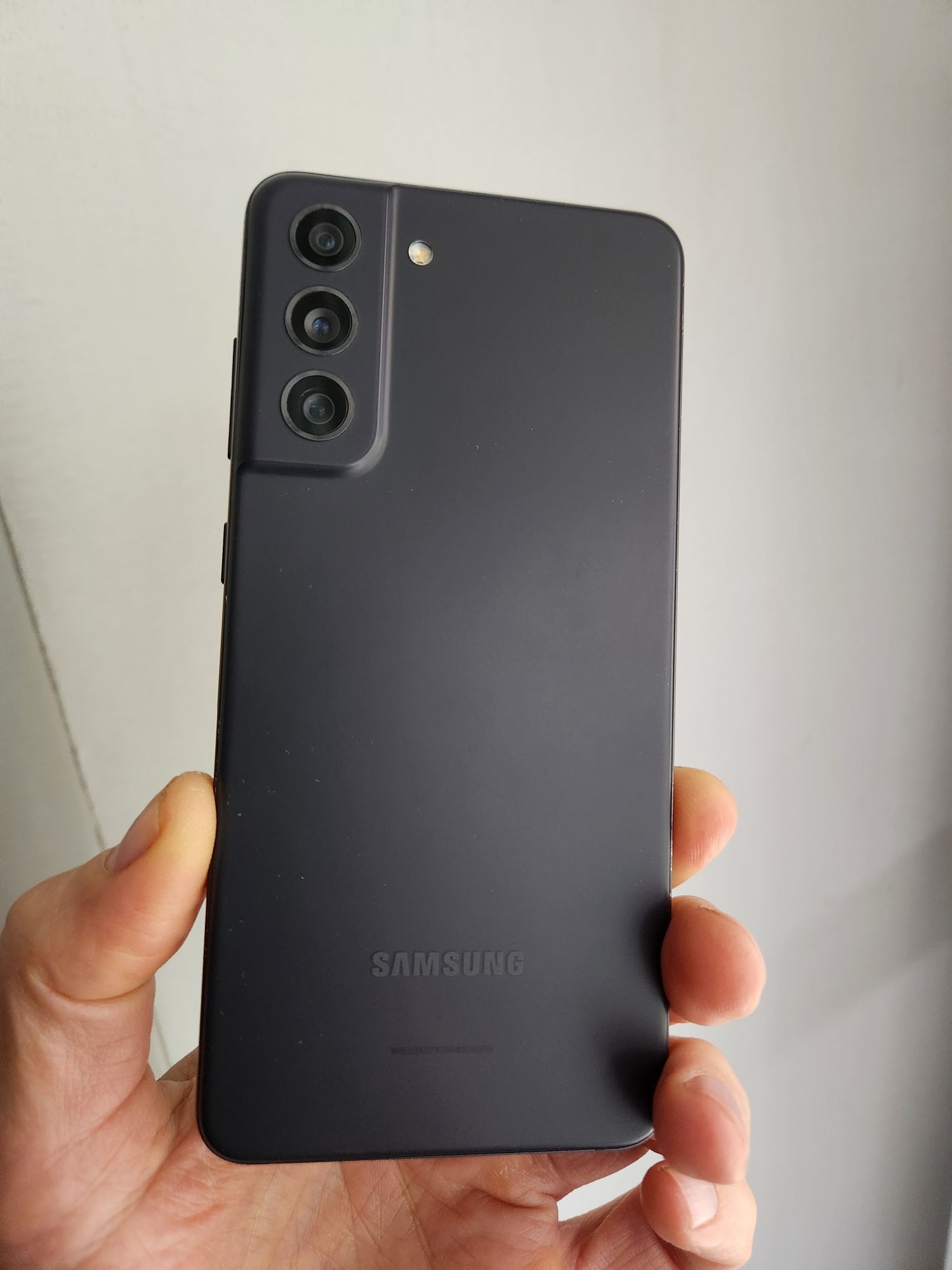 Samsung Galaxy S21 FE 5G Snapdragon Идеал не видит сим
