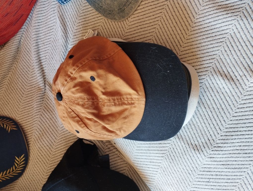 Chapéus e gorros a partir de 1 euro