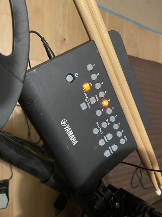 Super perksuja elektroniczna Yamaha DTX 400K komplet
