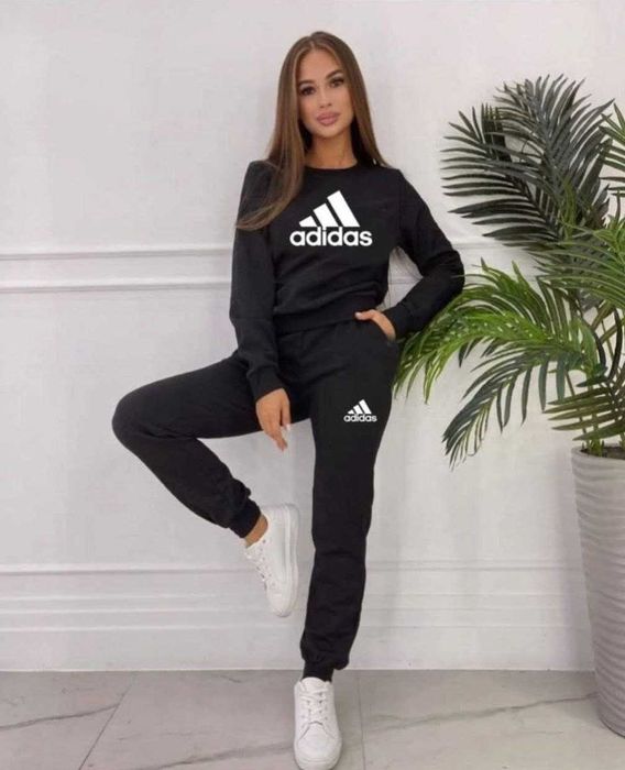 Damski komplet dresowy – wygodny i stylowy