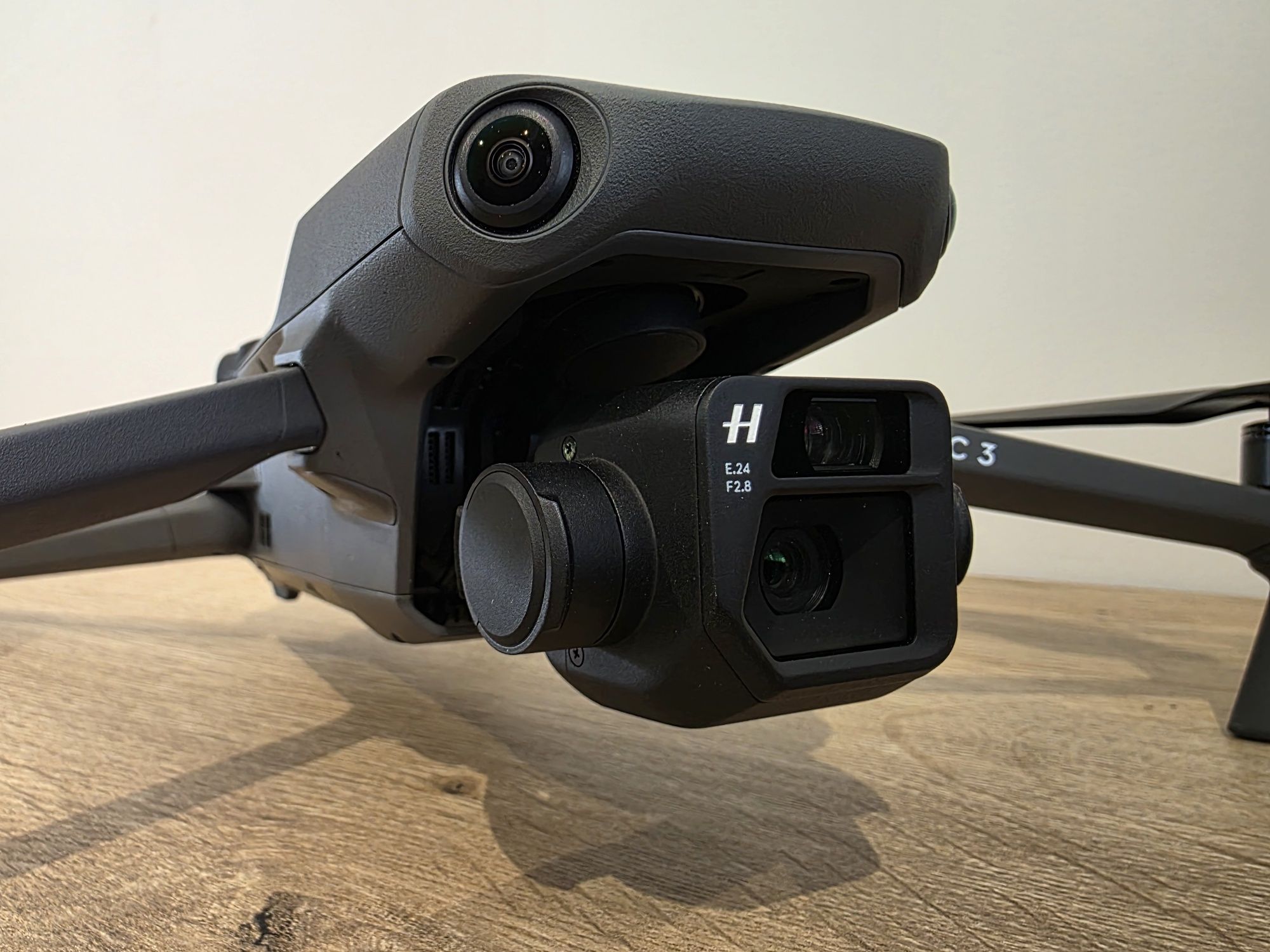 DJI Mavic 3 Fly More Combo z RC Pro