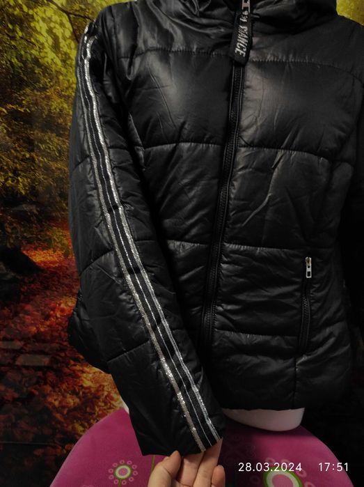 Чорна,демісезонна,спортивна куртка 44-46 р