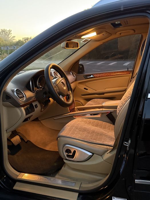 Mercedes Benz GL-Class 550 4-Matik