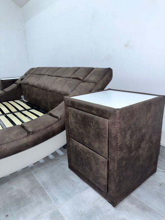 Двоспальне мʼяке ліжко 160 подіум Alibi