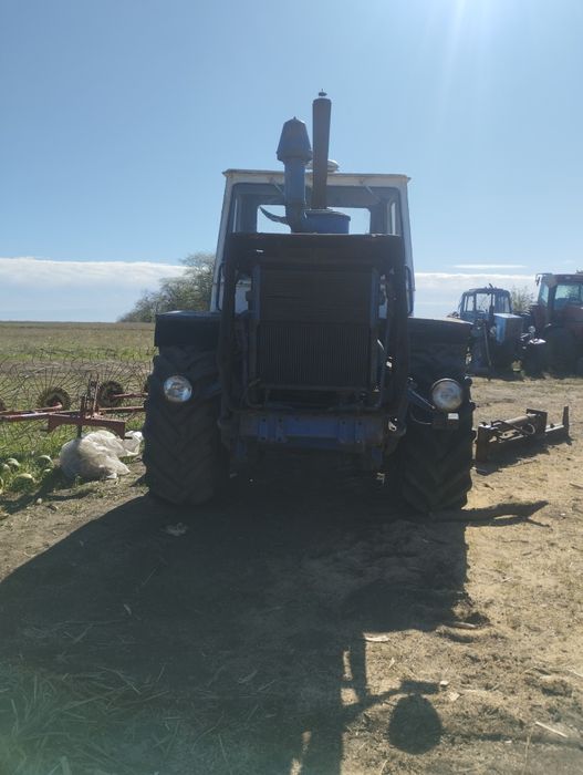 Трактор Т-150 в доглянутому стані