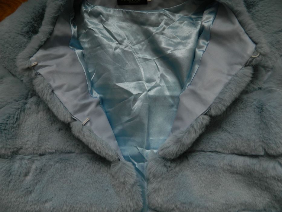 Шубка екохутро блакитна штучна вкорочена шуба торг