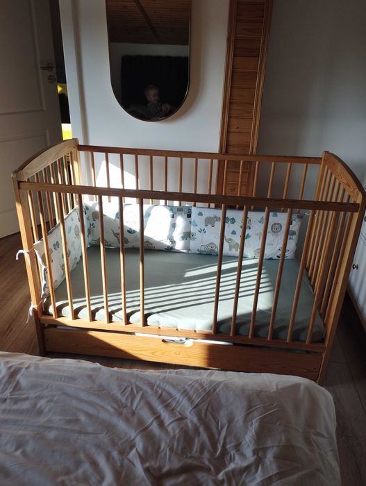 Łóżeczko drewniane niemowlęce 120x60 + materac i akcesoria do spania