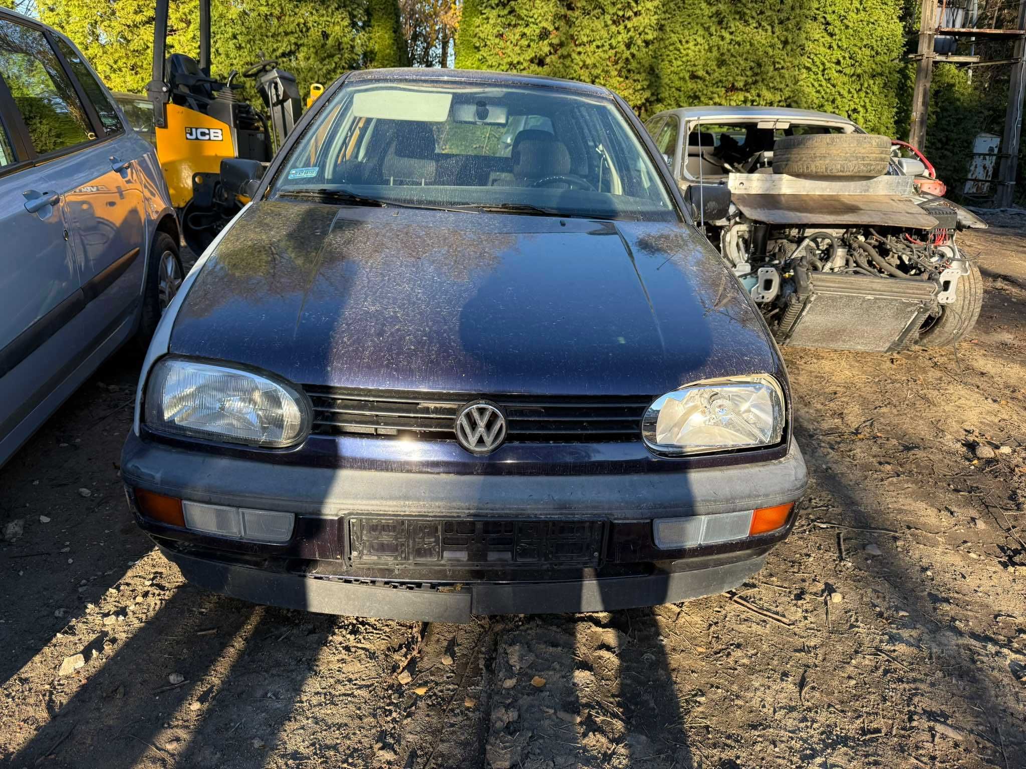 VW Golf 3 III na części skrzynia/klapa/lampy/drzwi/środek