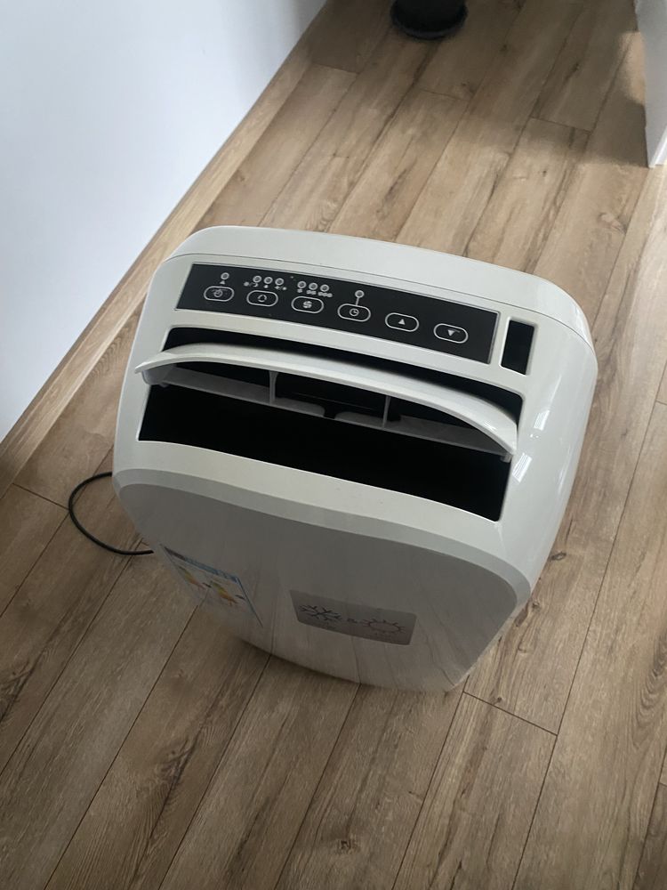 !!!OKAZJA!!! Klimatyzator ( ciepło i zimno ) z rurą do powietrza 3,5KW