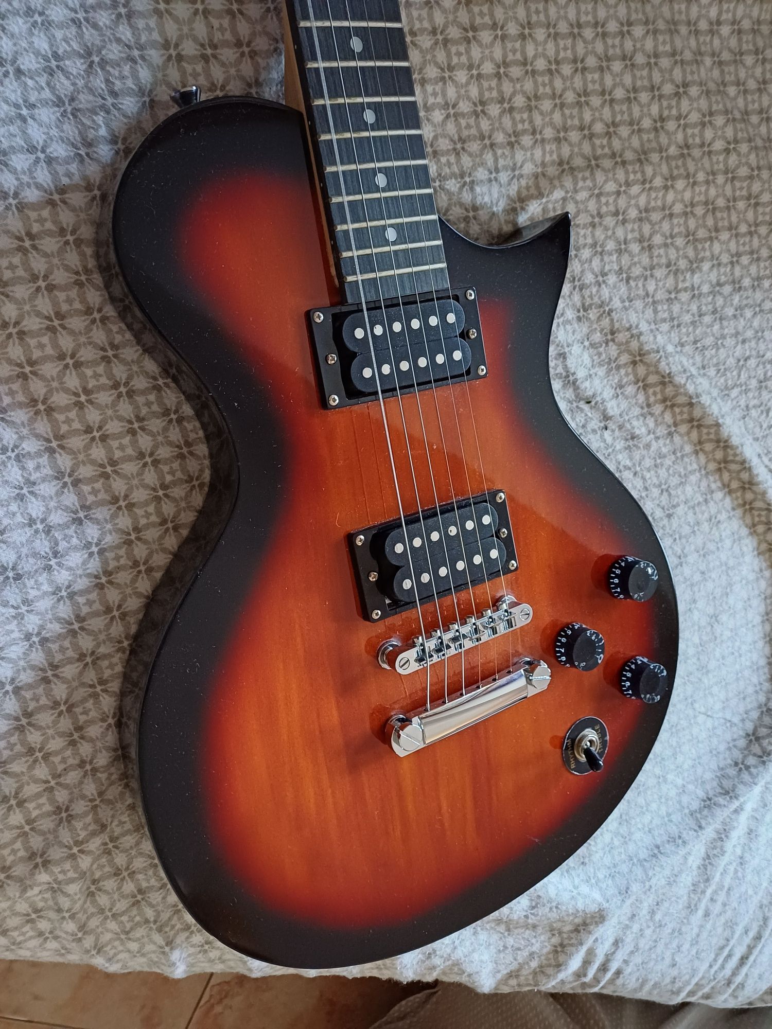 Guitarra eletrica + amplificador