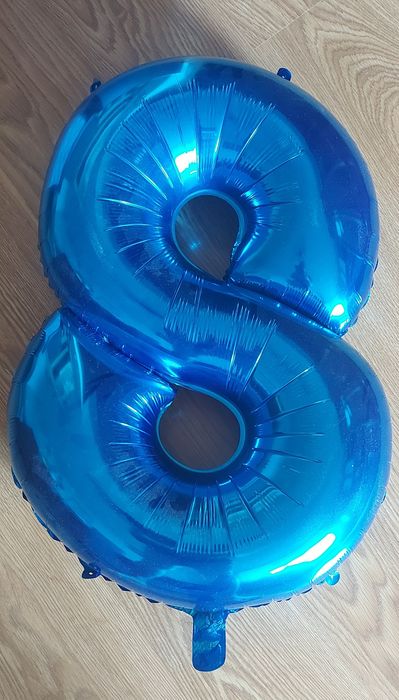 Віддам  цифру вісім