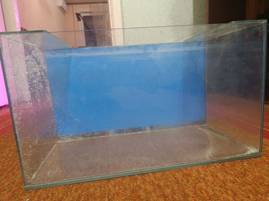 Продам уживаний акваріум 35-40 л