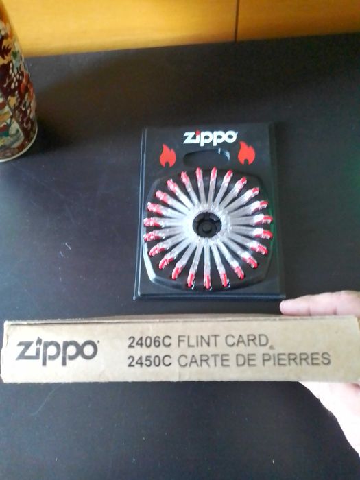 3 embalagens de pedras isqueiro Zippo