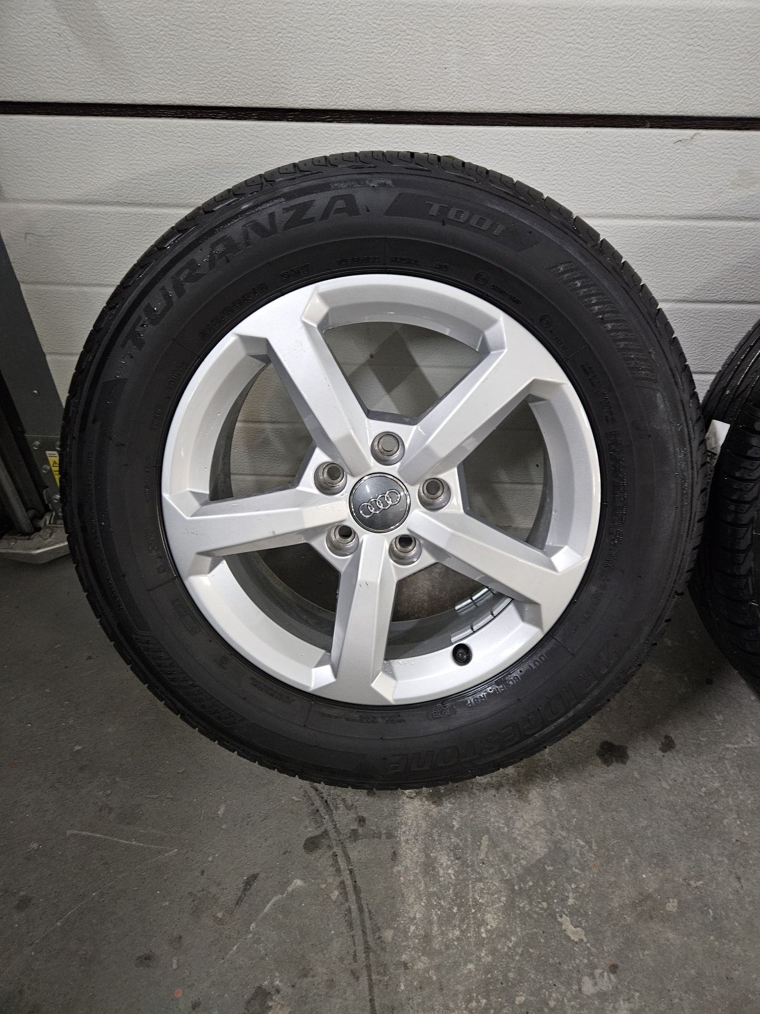 Alufelgi 16 5x112 opony 215/60 Audi Q2 VW Seat Skoda