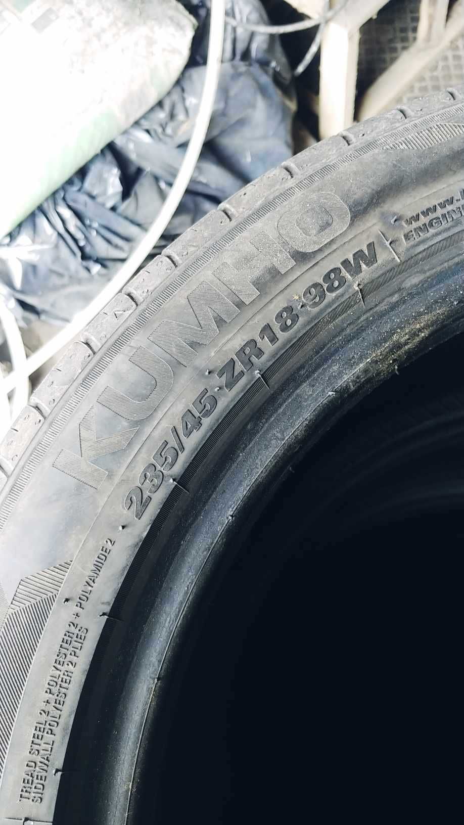 Kumho Ecsta HS52 R18 235/45/18 - komplet opon