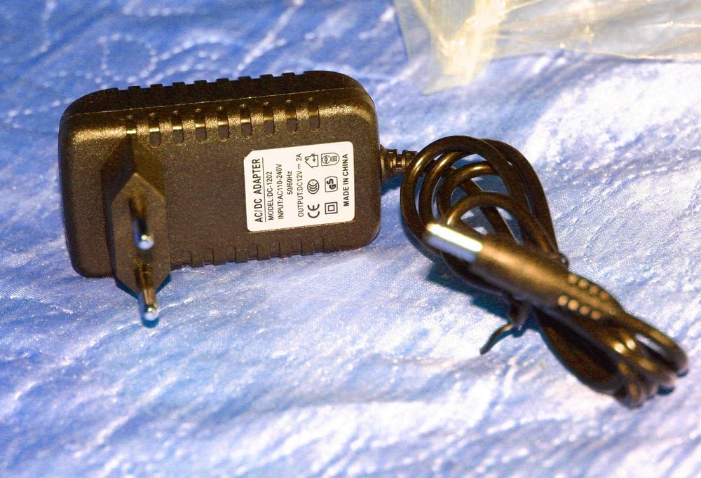 Блок живлення, зарядка, адаптер на 12 вольт. Блок питания 12 В 2 А