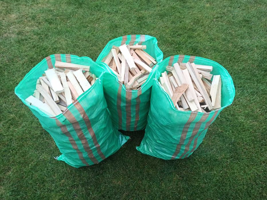 DREWNO w Workach na Opał Drzewo Opałowe Rozpałkę Suche Rozpałka DOWÓZ