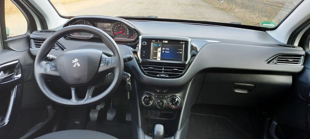 Peugeot 208 1,4 benzyna 2012r led