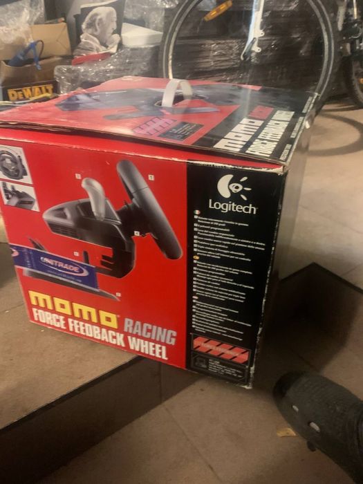 Logitech MOMO Racing Force Feedback Wheel