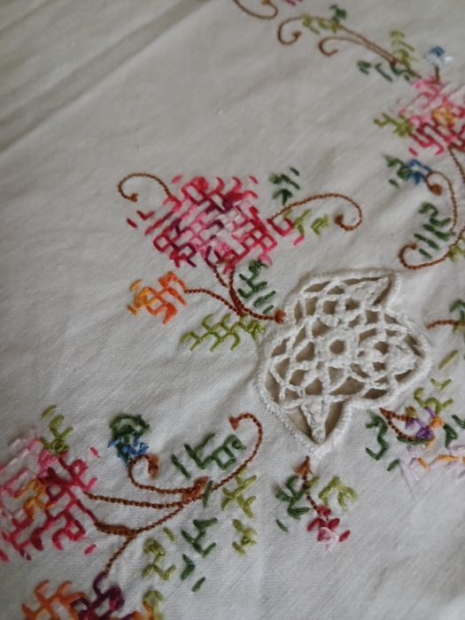 Naperon retangular em ponto de cruz