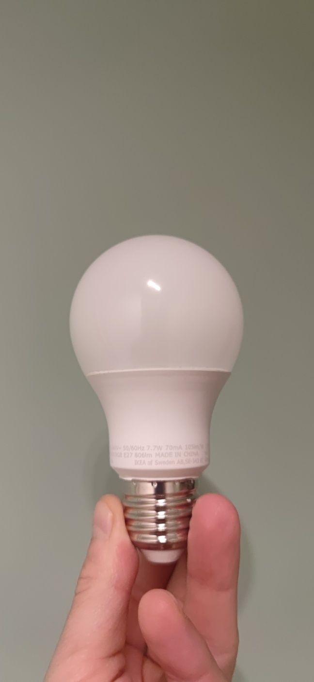Żarówka E27 806lm lumenów LED