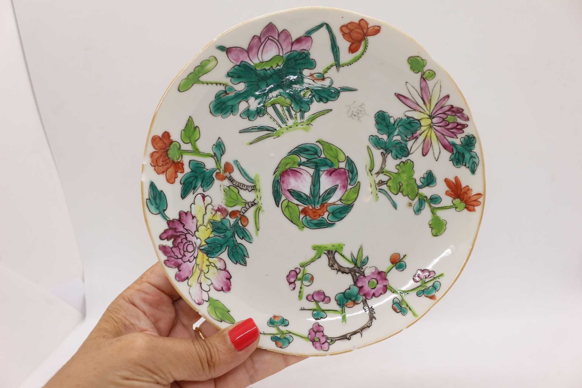 Prato Porcelana Chinesa Família Rosa vegetalista Séc. XIX 17,5 cm