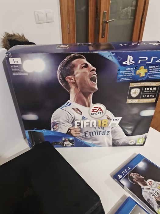 Playstation 4 Slim 1TB completo