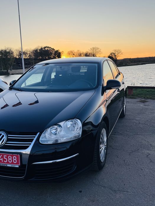 В продажі - Volkswagen Jetta 2010
