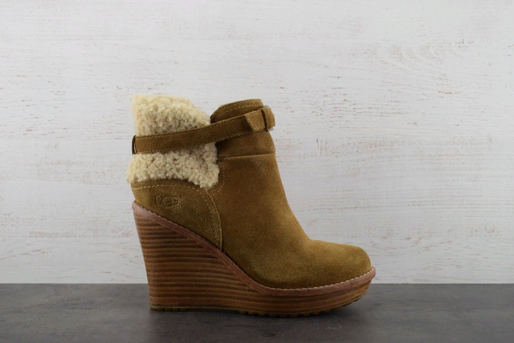 Ботинки UGG Anais. Замша. Размер 37