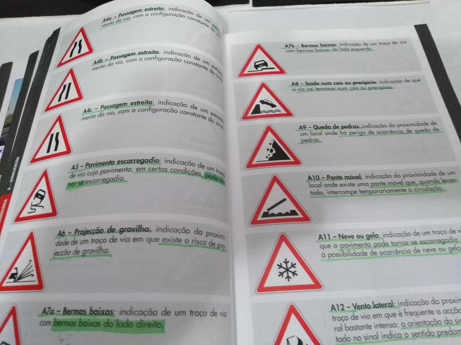 Livro Código da Estrada.