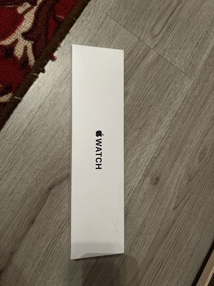 Продам оригінальні Apple Watch SE 2 40 mm.