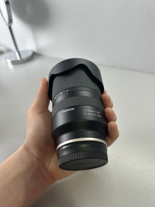 Tamron 17-70mm F/2.8 Di III-A VC RXD для Sony E