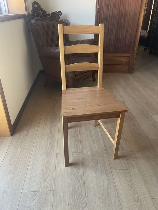 Cadeiras de Madeira (6)