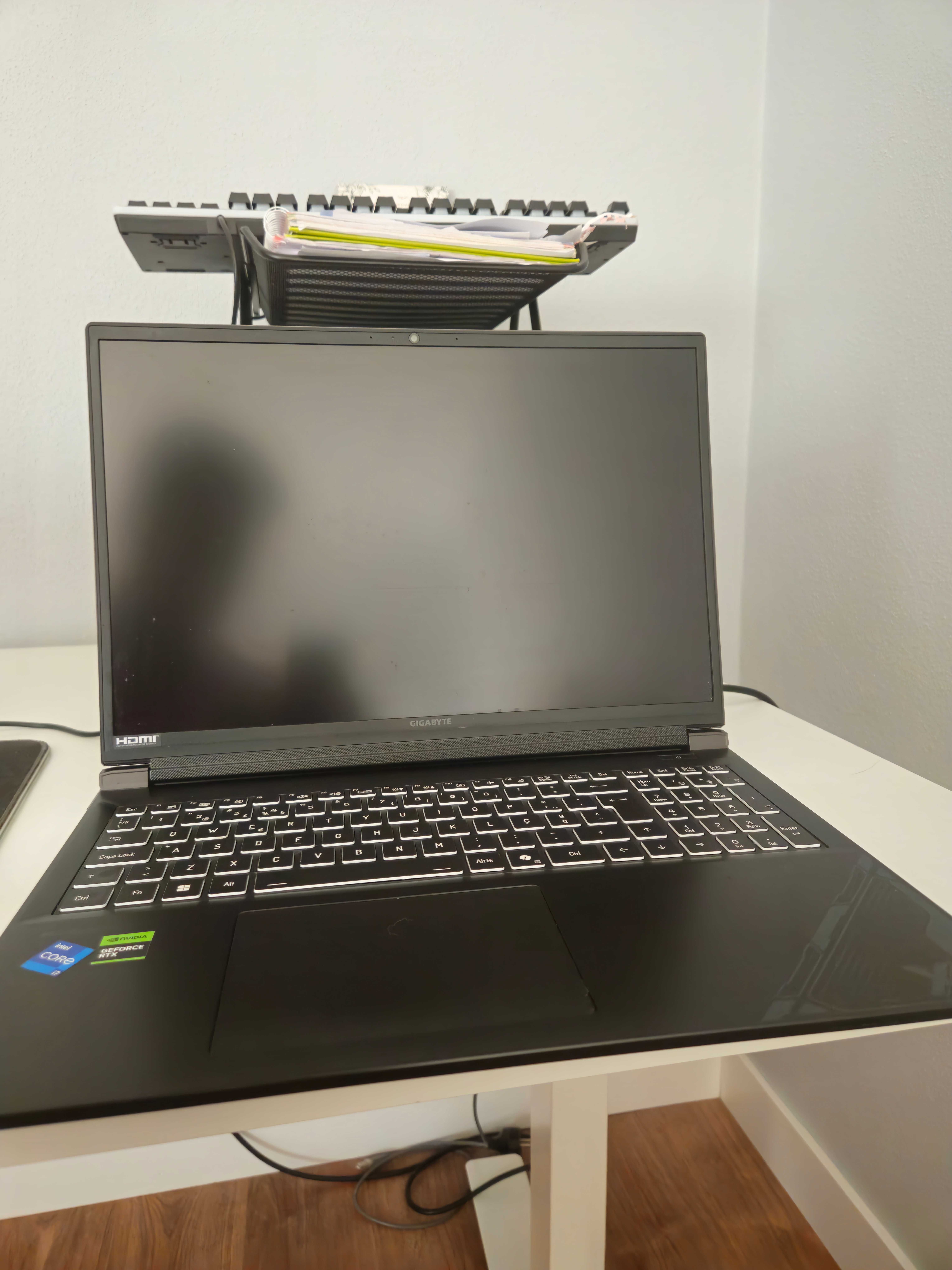 Laptop gigabyte 16" G6X 9KG-43PT864SD