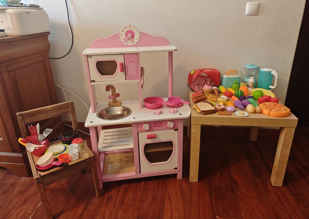 Cozinha brincar com imensos acessórios