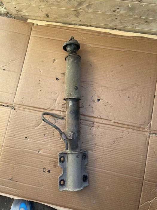 Стойка передняя амартизатор Форд Транзит 2.5 1992-2000 год