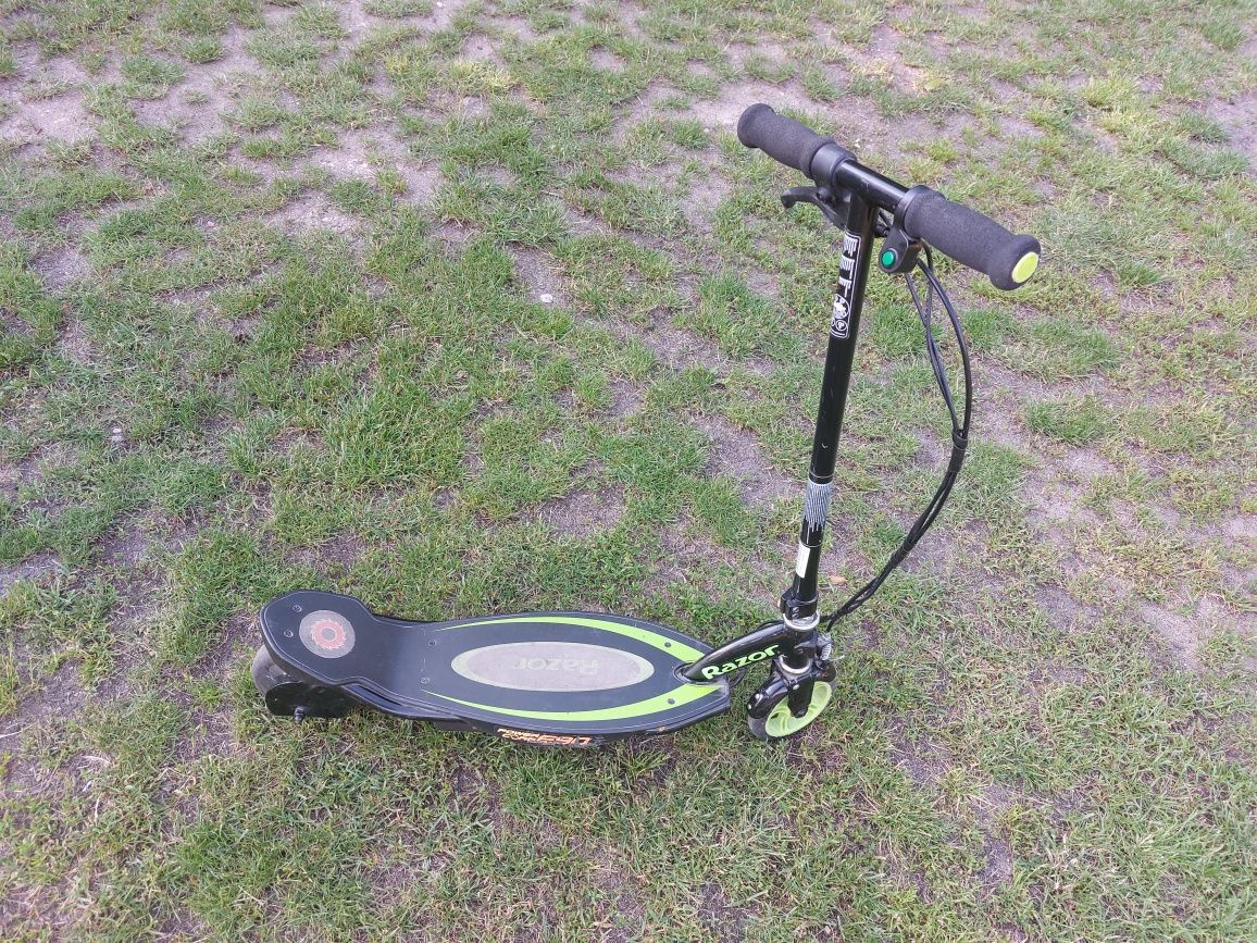 Hulajnoga elektryczna Razor e90