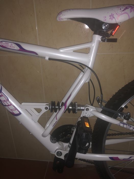 Bicicleta Avigo Downhill