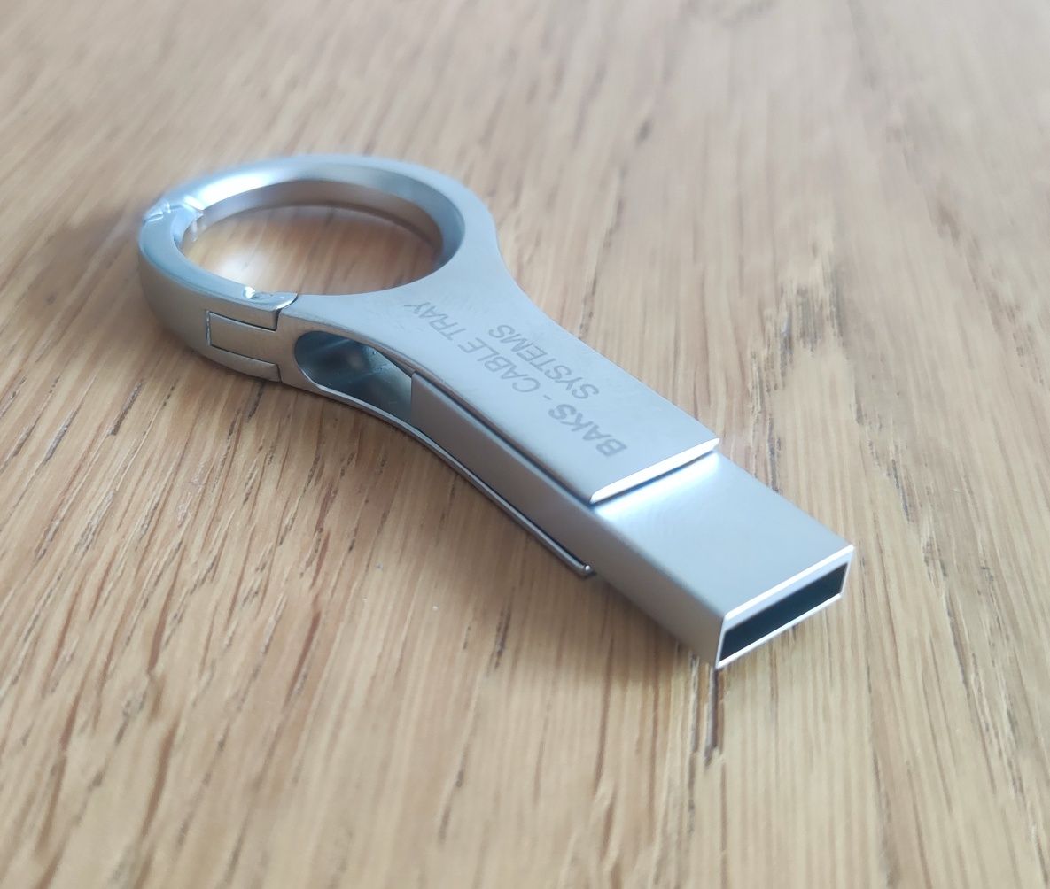 Ładny trwały Pendrive USB i USB-C 14,6GB breloczek do kluczy