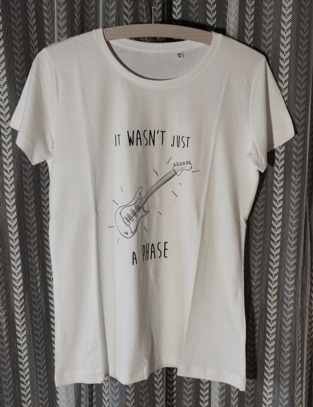 T-shirts  "Não Era Apenas Uma Fase" brancas mulher